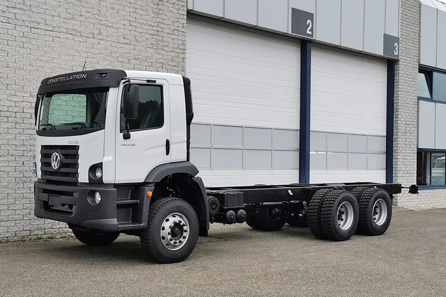 Volkswagen Constellation 31.320 BB CH 6x4 Chassis Cabin 7