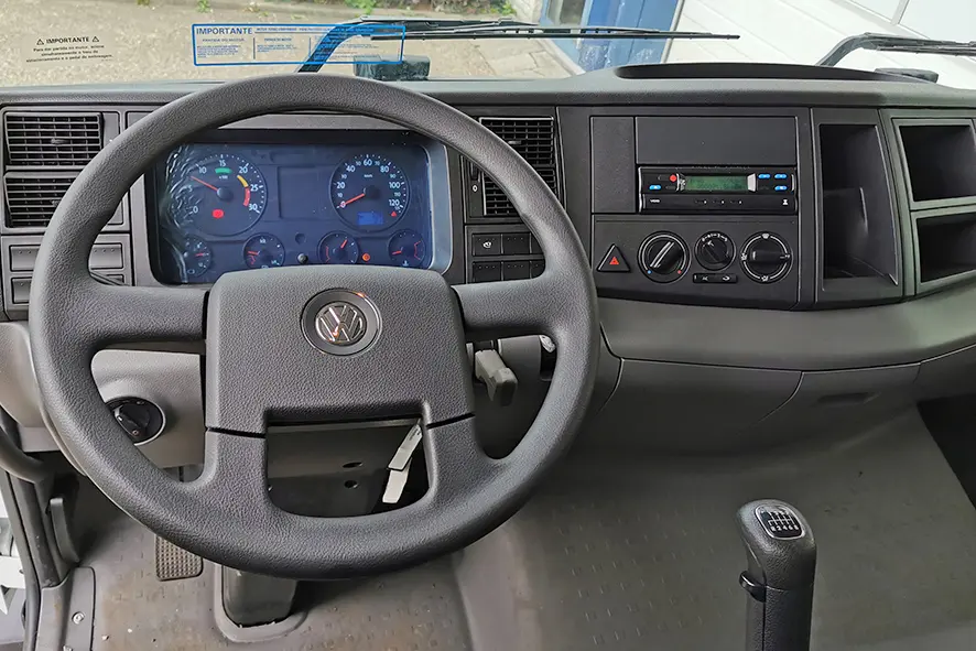 Volkswagen Constellation 31.320 BB CH 6x4 Chassis Cabin 8