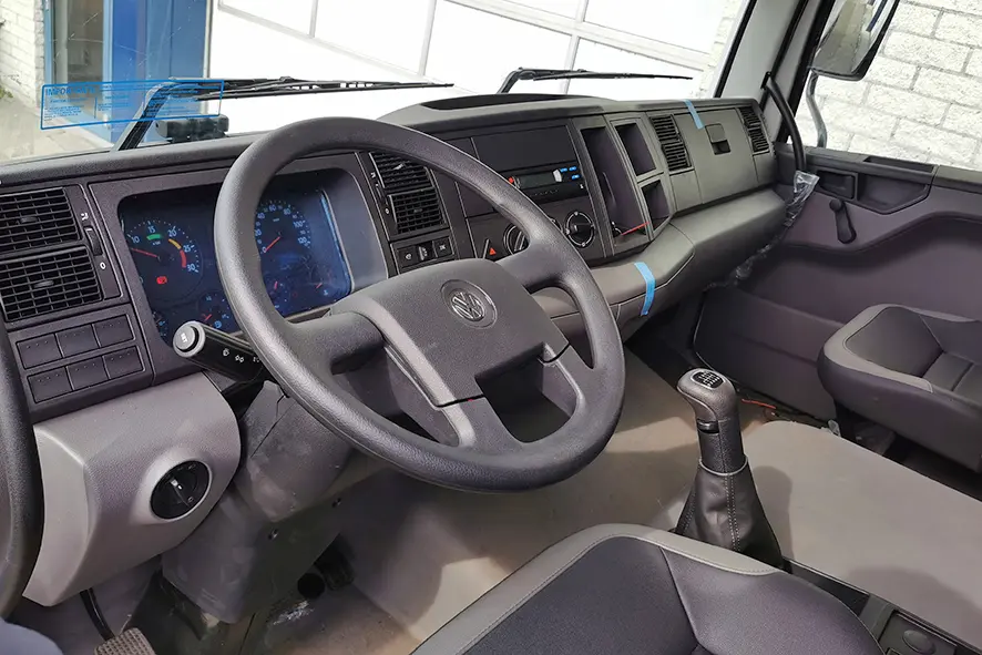 Volkswagen Constellation 31.320 BB CH Camion benne à ordures 6x4