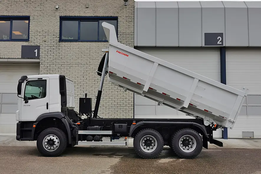 Volkswagen Constellation 31.320 BB CH Tipper Truck 6x4 4