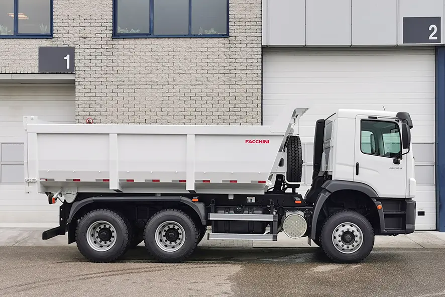Volkswagen Constellation 31.320 BB CH Tipper Truck 6x4 5