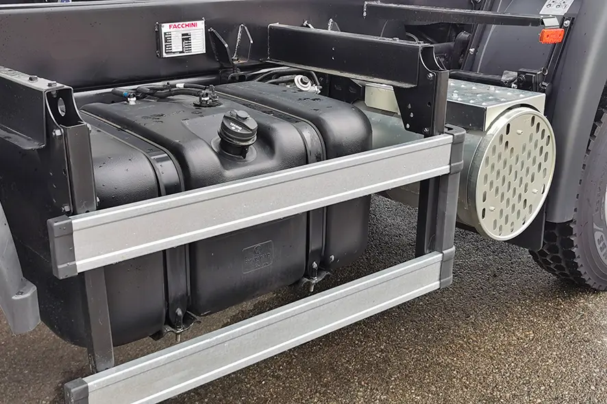 Volkswagen Constellation 31.320 BB CH 6x4 Tipper Truck 11