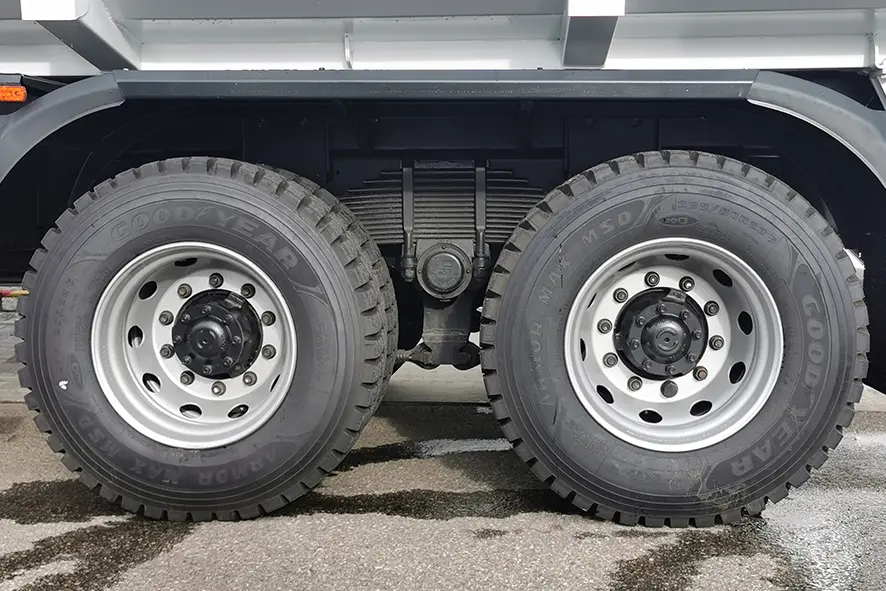 Volkswagen Constellation 31.320 BB CH Tipper Truck 6x4 13