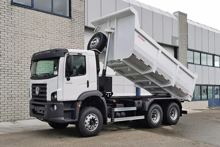 Volkswagen Constellation 31.320 BB CH Tipper Truck 6x4 15