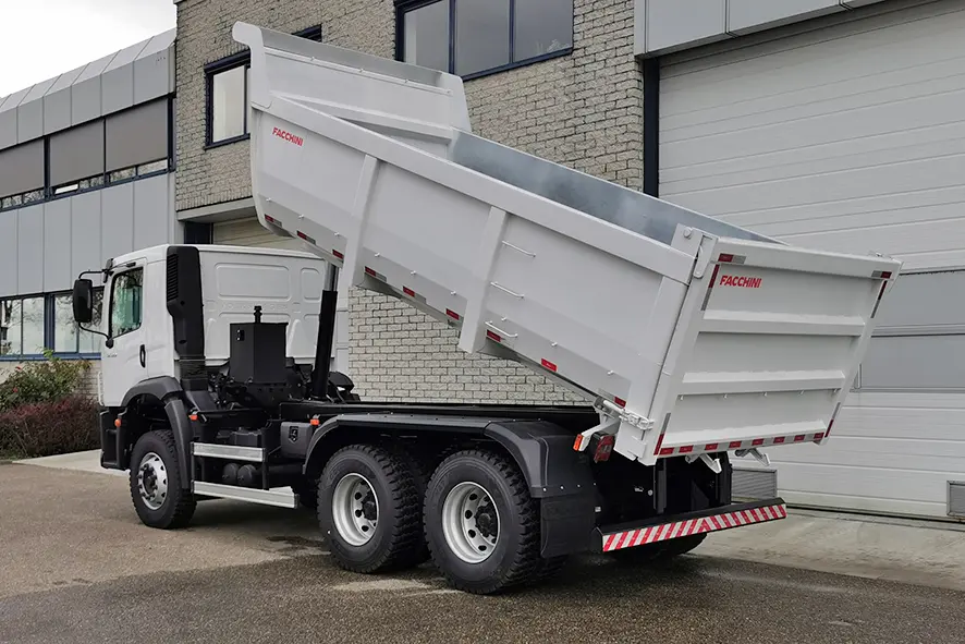 Volkswagen Constellation 31.320 BB CH Tipper Truck 6x4 16
