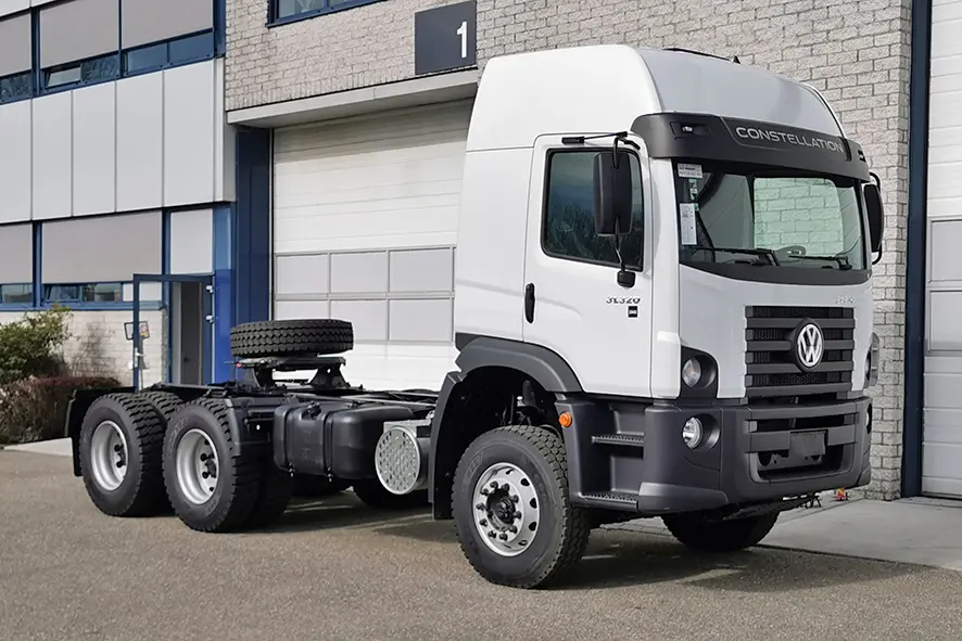 Volkswagen Constellation 31.320 BB SA 6x4 Tractor Head