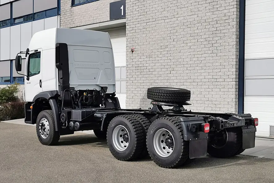 Volkswagen Constellation 31.320 BB SA 6x4 Tractor Head