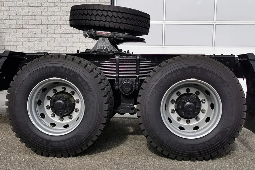 Volkswagen Constellation 31.320 BB SA Tractor Head 6x4 13