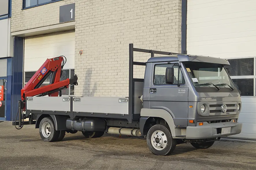 Volkswagen Delivery 9-150 HMF 735K1 4x2 Flatbed with Crane