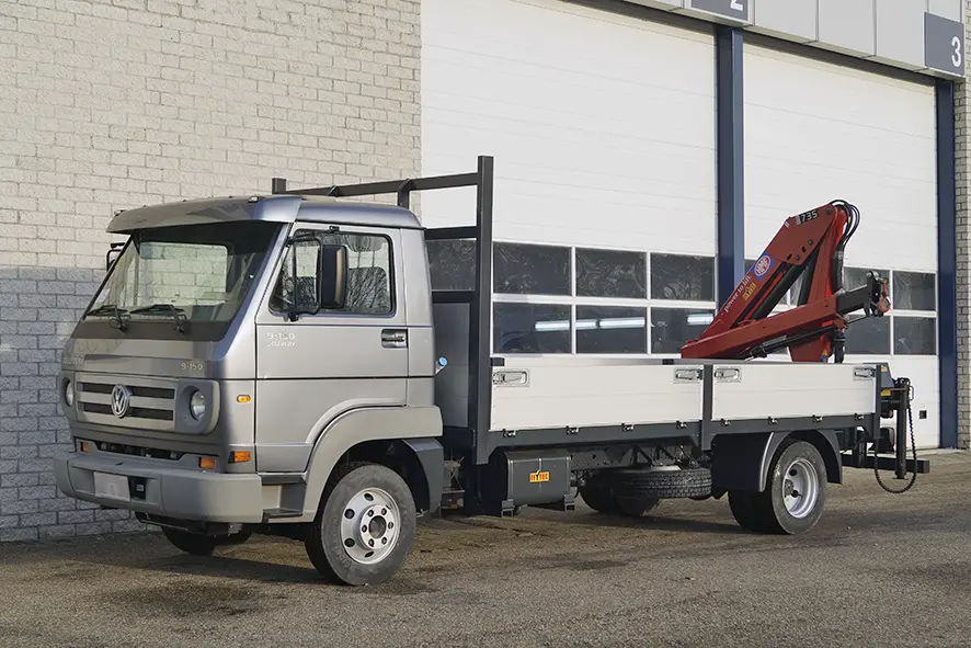 Volkswagen Delivery 9-150 HMF 735K1 Flatbed with Crane 4x2 6