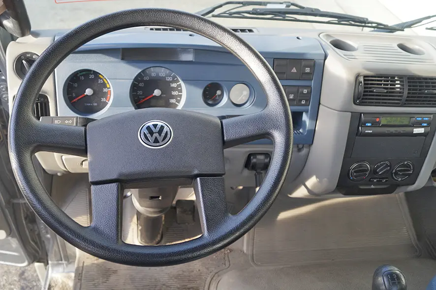 Volkswagen Delivery 9-150 HMF 735K1 Flatbed with Crane 4x2 8