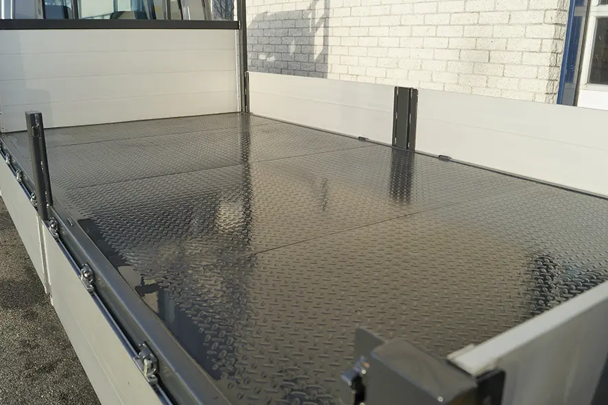 Volkswagen Delivery 9-150 HMF 735K1 4x2 Flatbed with Crane 15