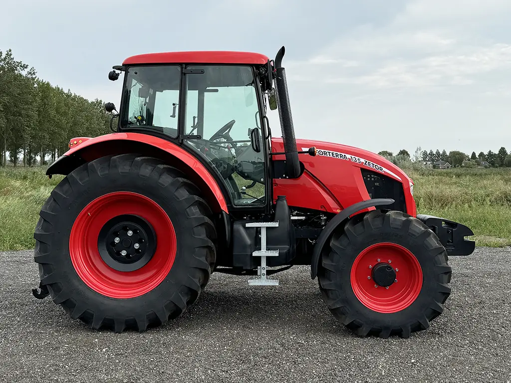 Zetor Forterra CL 135 4x4 Agricultural Tractor 6