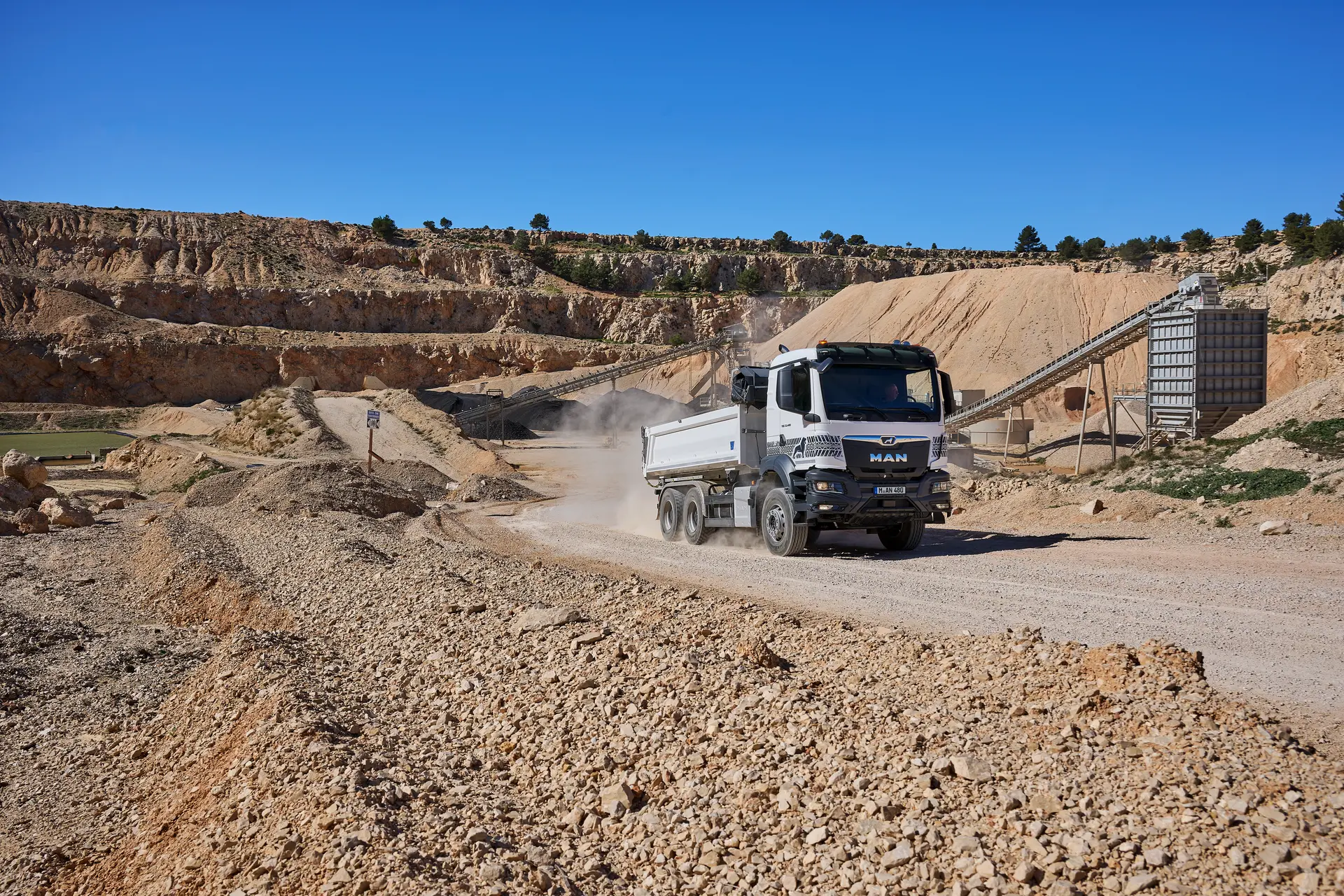 tgs-6x4-tipper-2